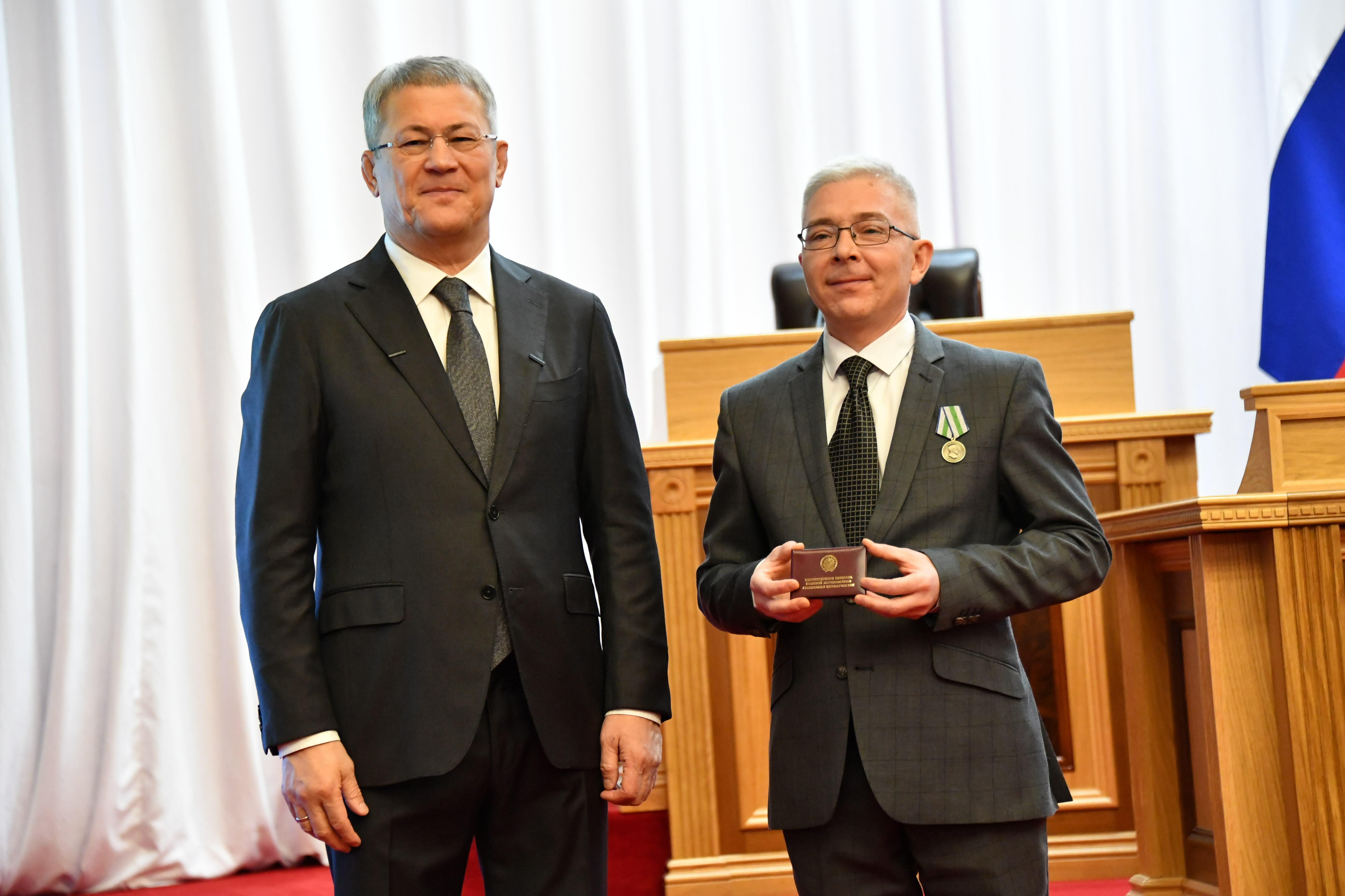 Вәдүт Исхаҡов тағы ла Башҡортостан журналистар союзы рәйесе итеп һайланды