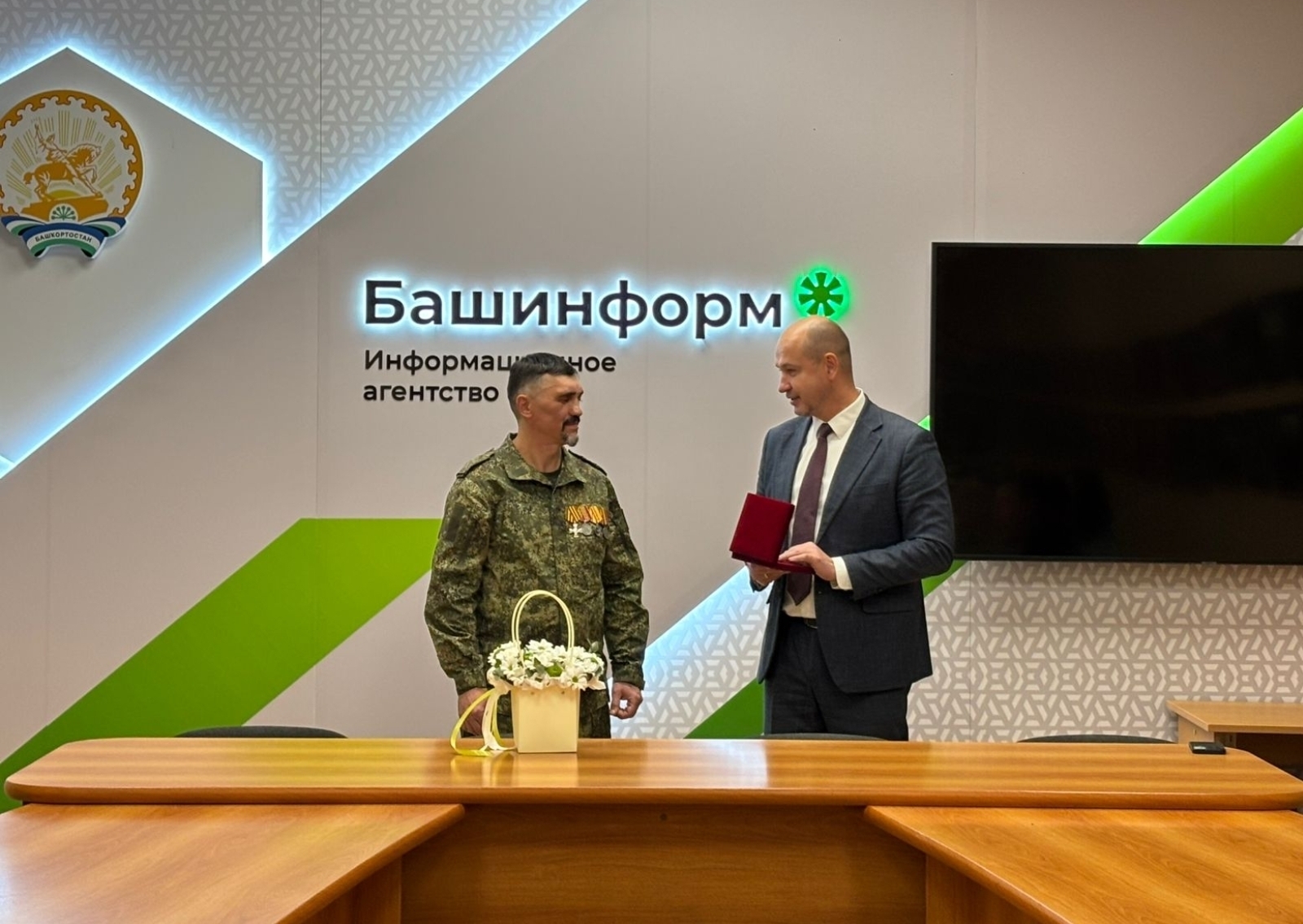 Салауат батырын бүләкләнеләр