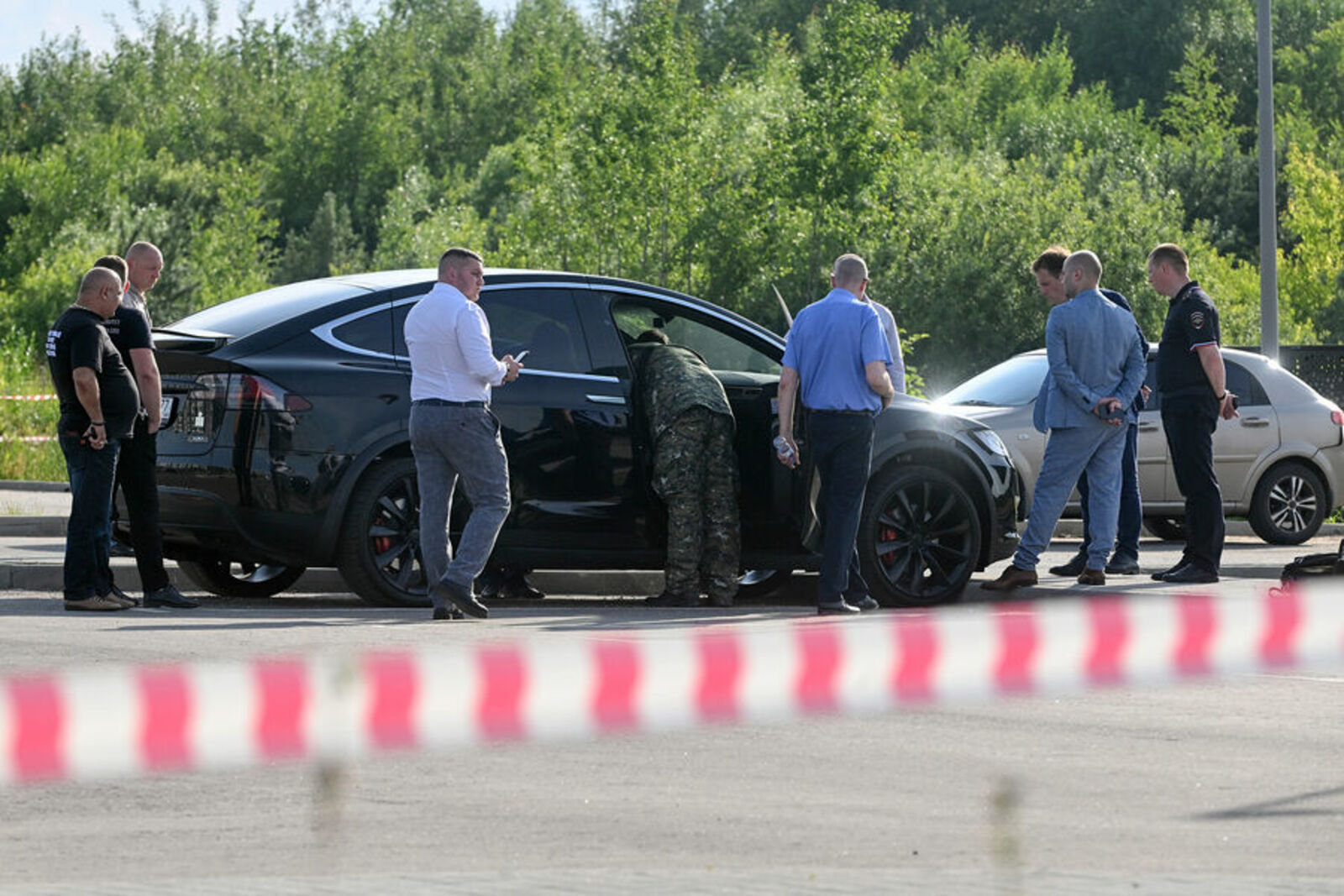 Министр үҙенә ҡул һалған