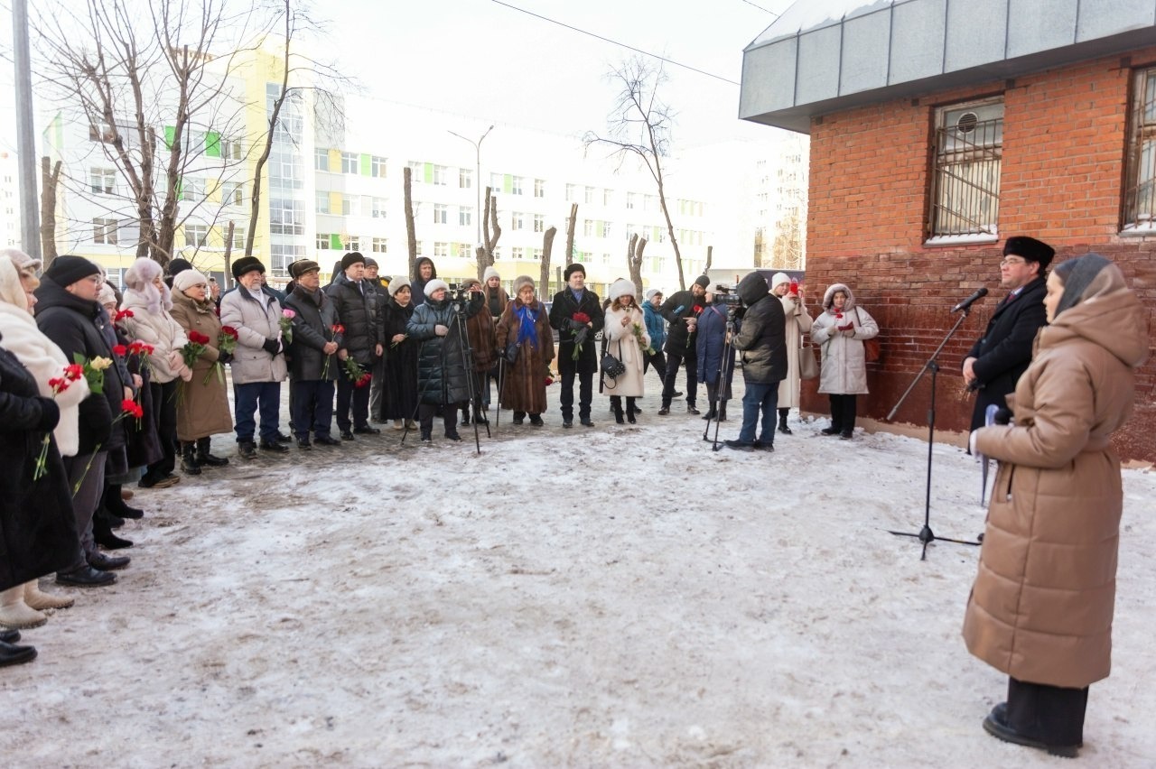 Ғалимә хөрмәтенә мемориаль таҡтаташ асылды