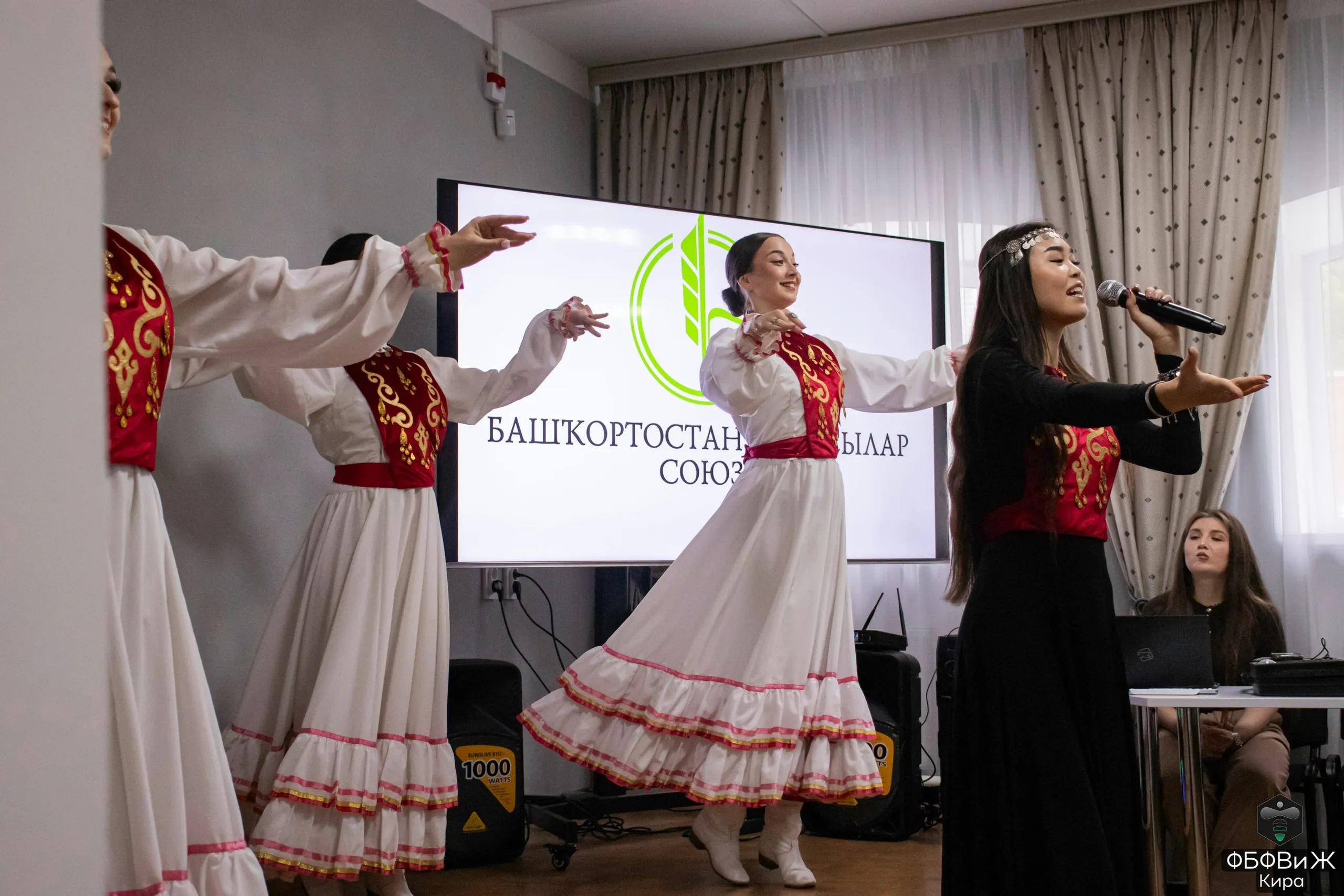 Бөгөн уларға Рәми Ғарипов миҙалы тапшырылды