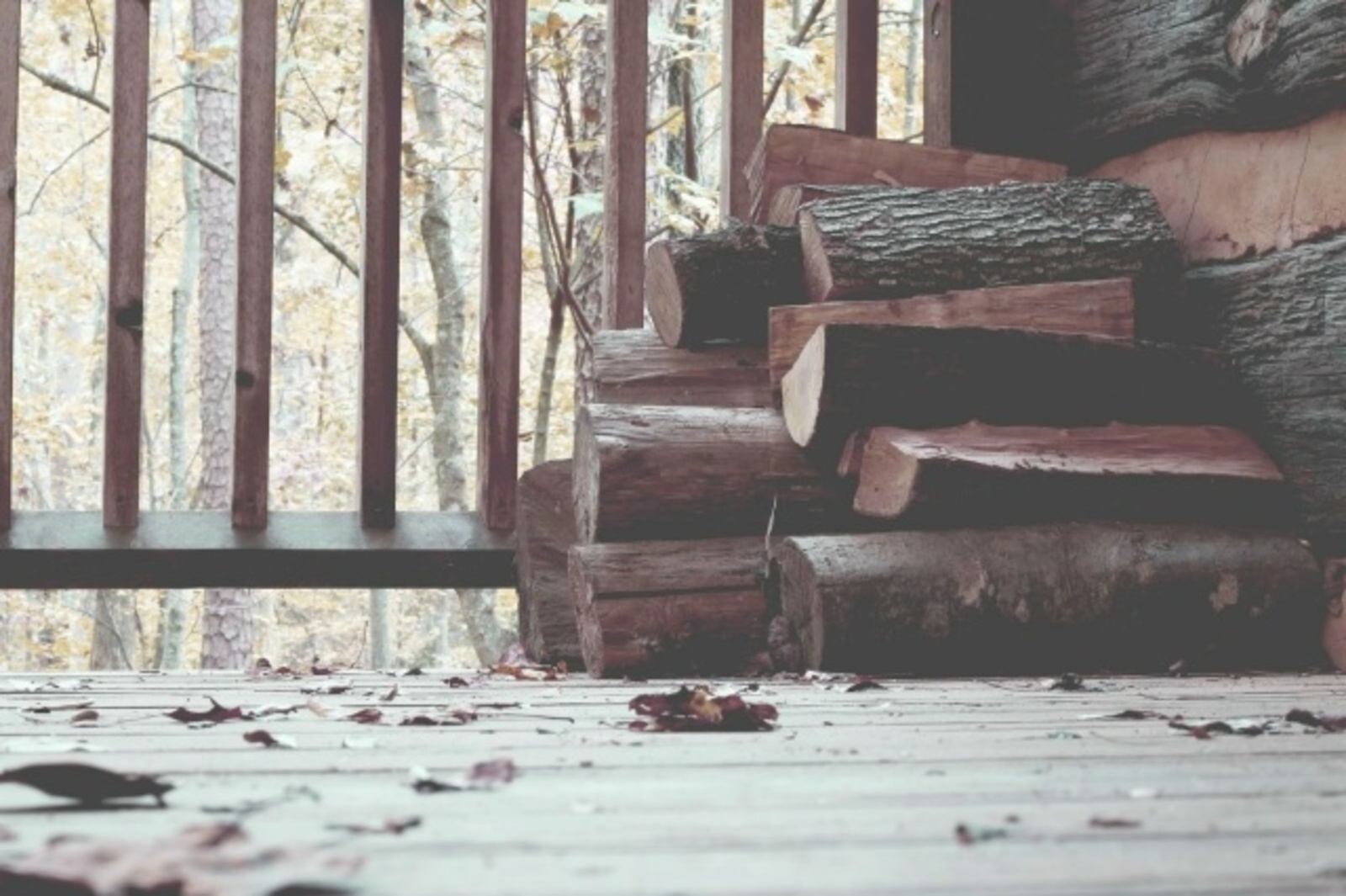 Көн дә үтәм өйөң эргәһенән...