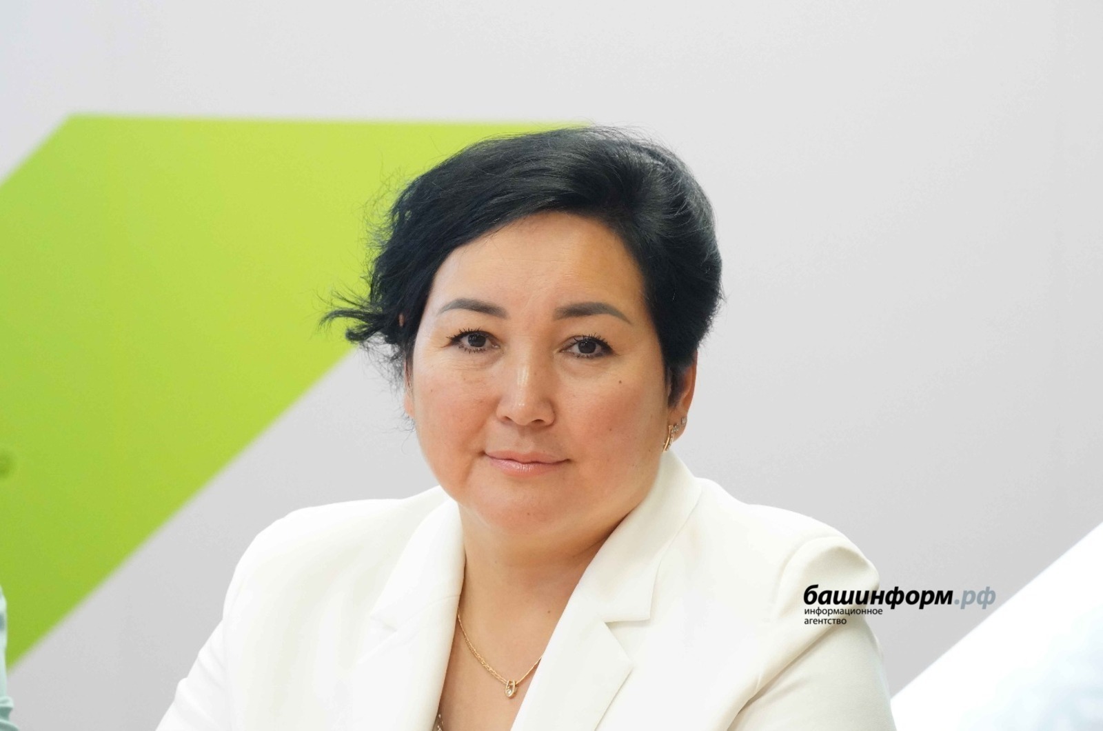 Министр вазифаһын ҡалдыра