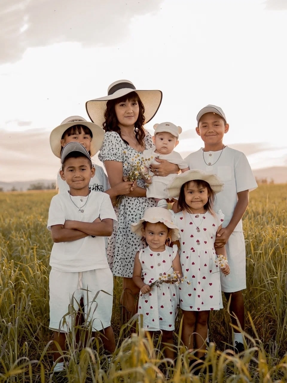 Уның нәҫелен алты балаһы дауам итә