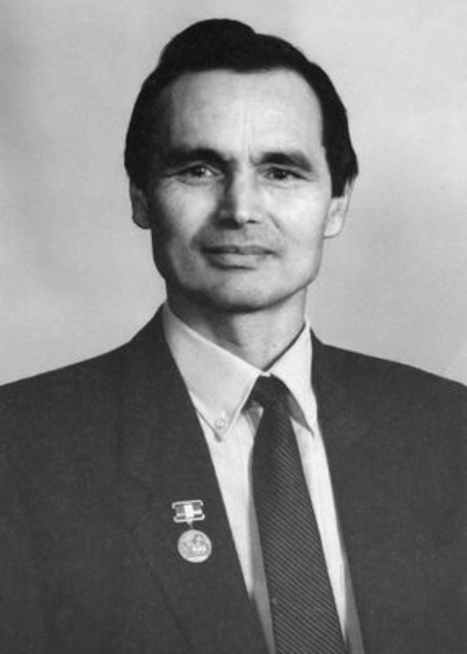 Башҡортостан Башлығы шағир Ҡәҙим Аралбаевтың 85 йәшен билдәләү тураһында указға