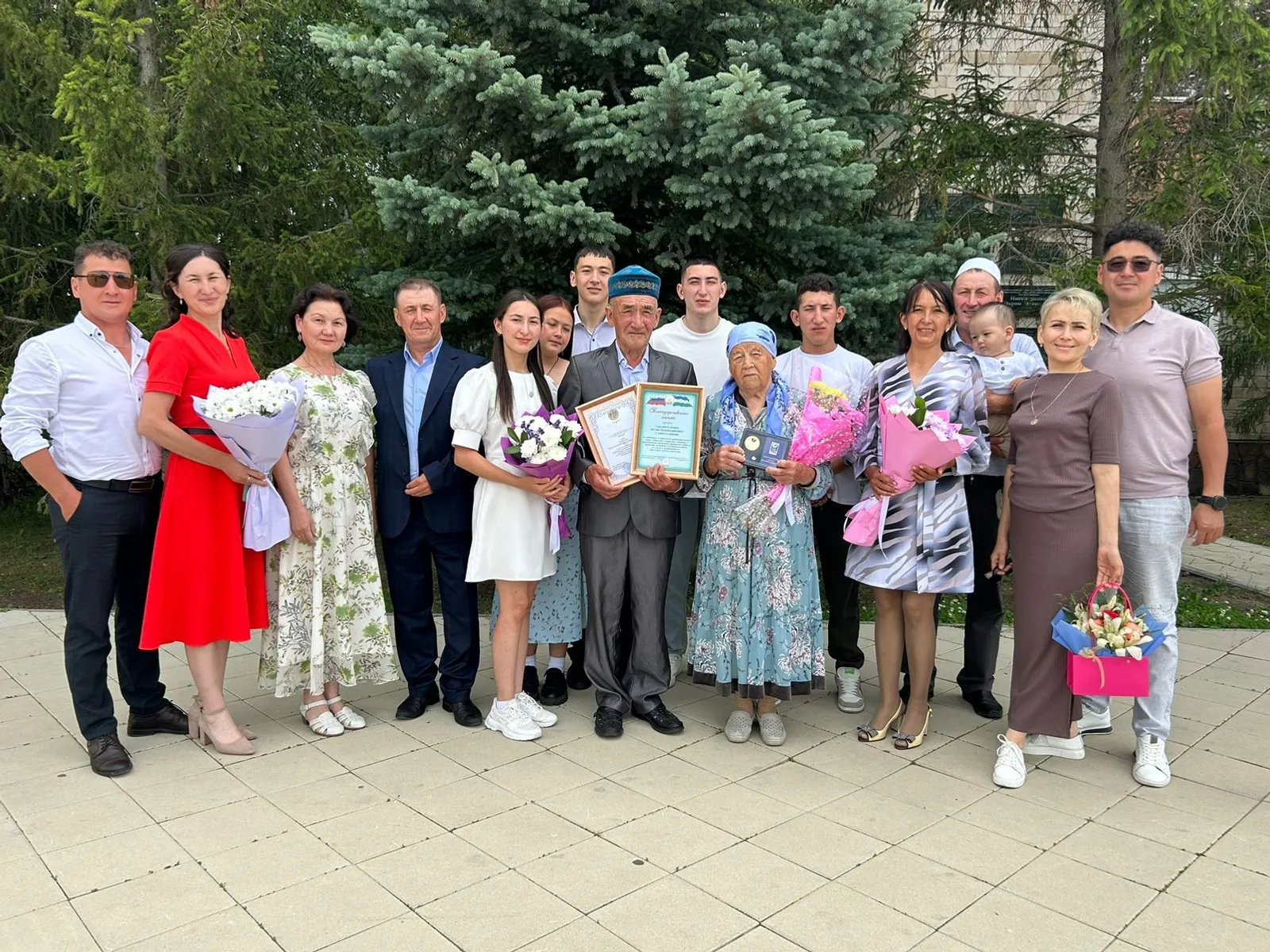 Илле бер йыл бергә