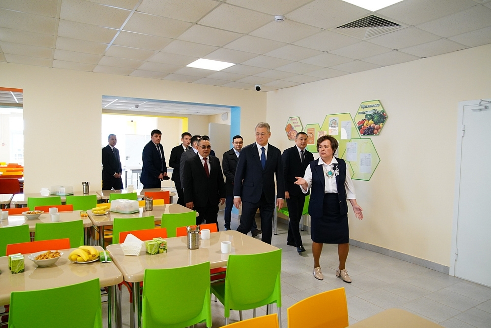 Радий Хәбиров "Хазина" менән танышты