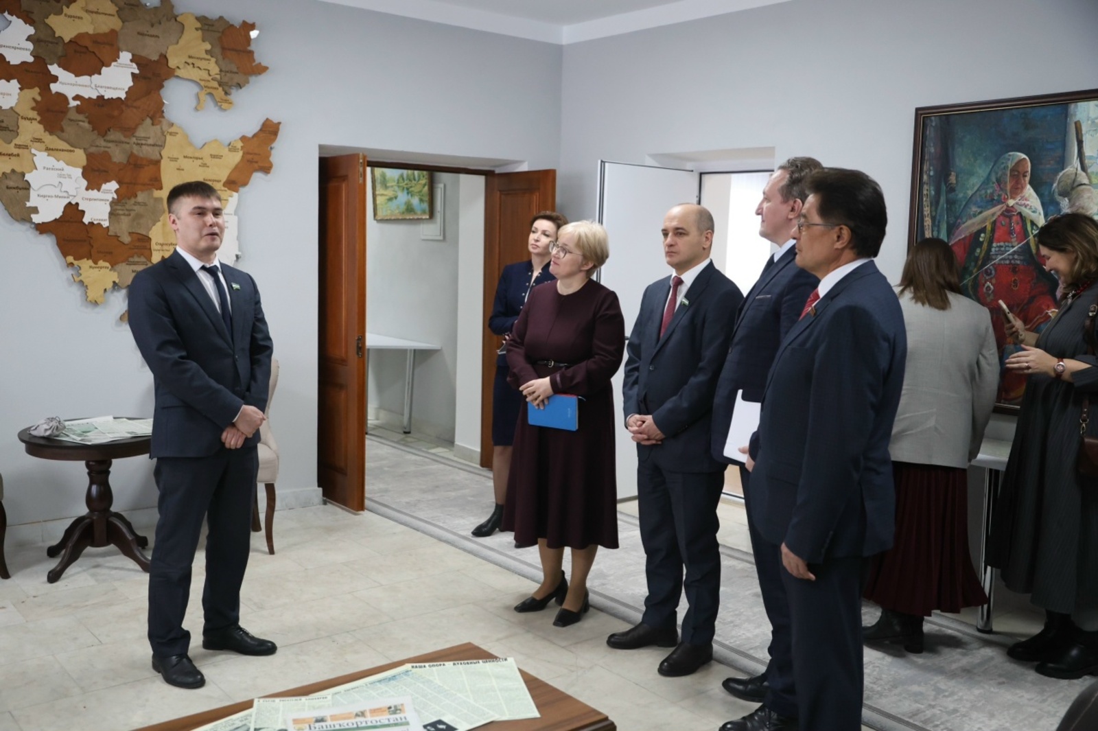 Дәүләт Йыйылышы – Ҡоролтай ултырышы - Яҙыусылар йортонда