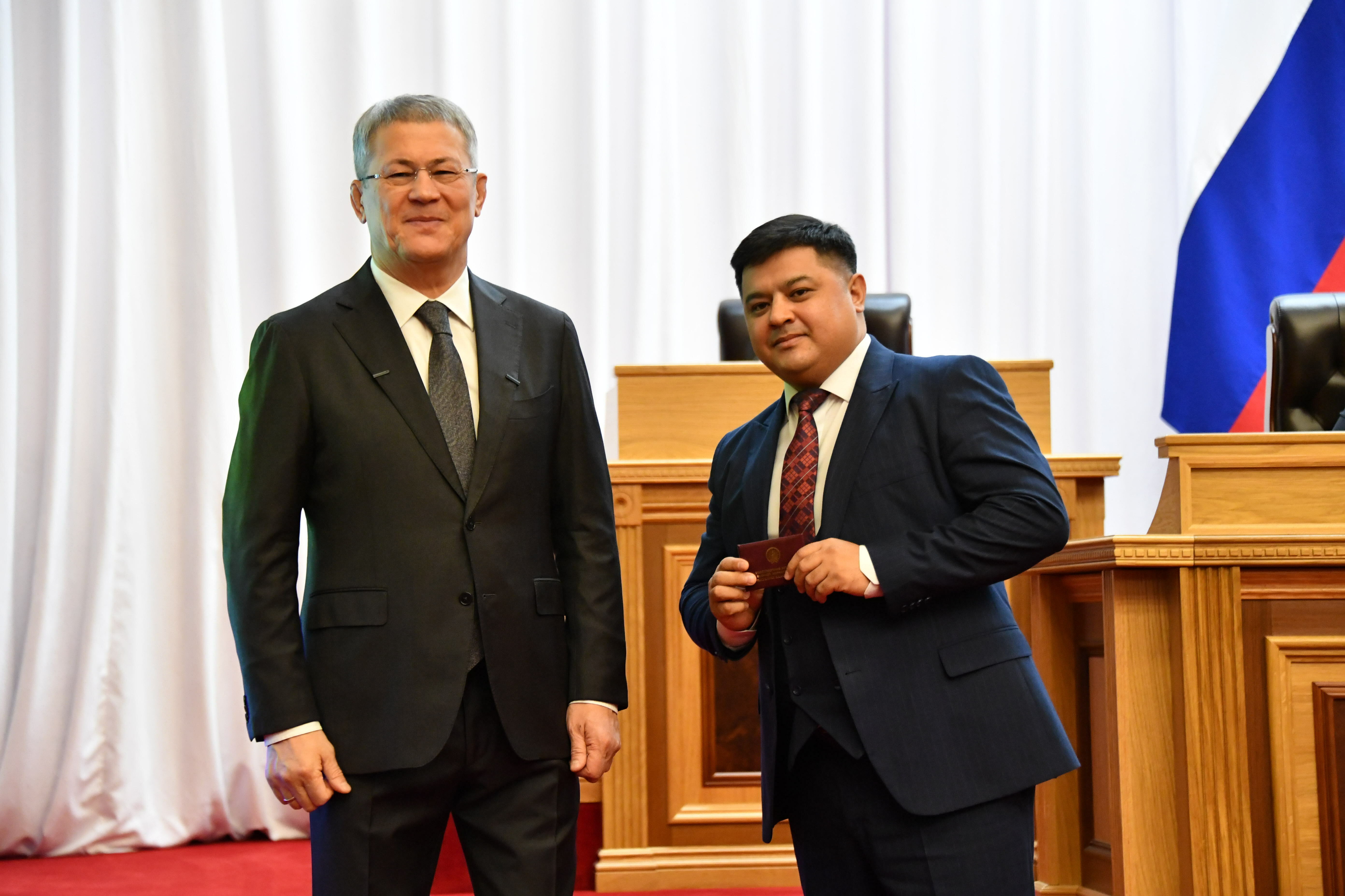 Вәдүт Исхаҡов тағы ла Башҡортостан журналистар союзы рәйесе итеп һайланды