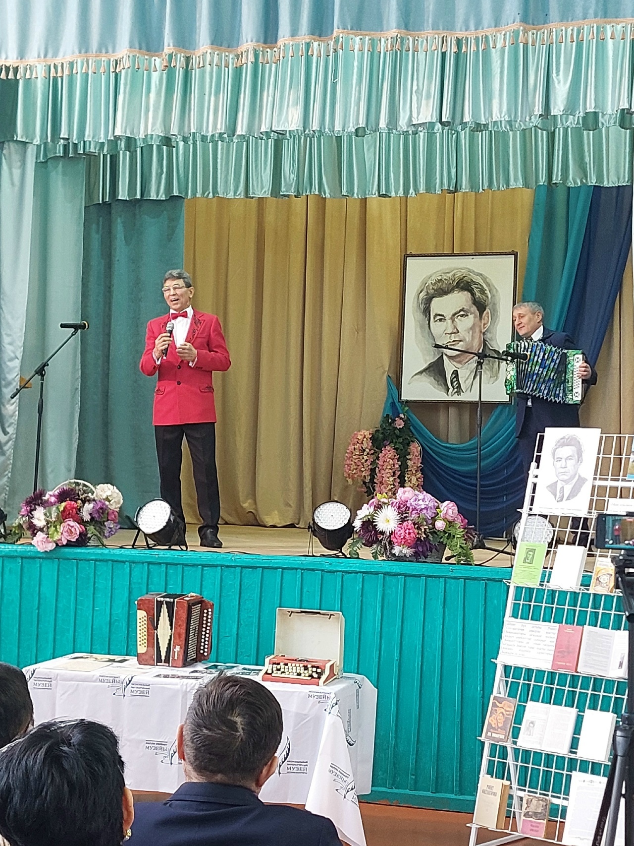 Бөйөк әҙипте иҫкә алып