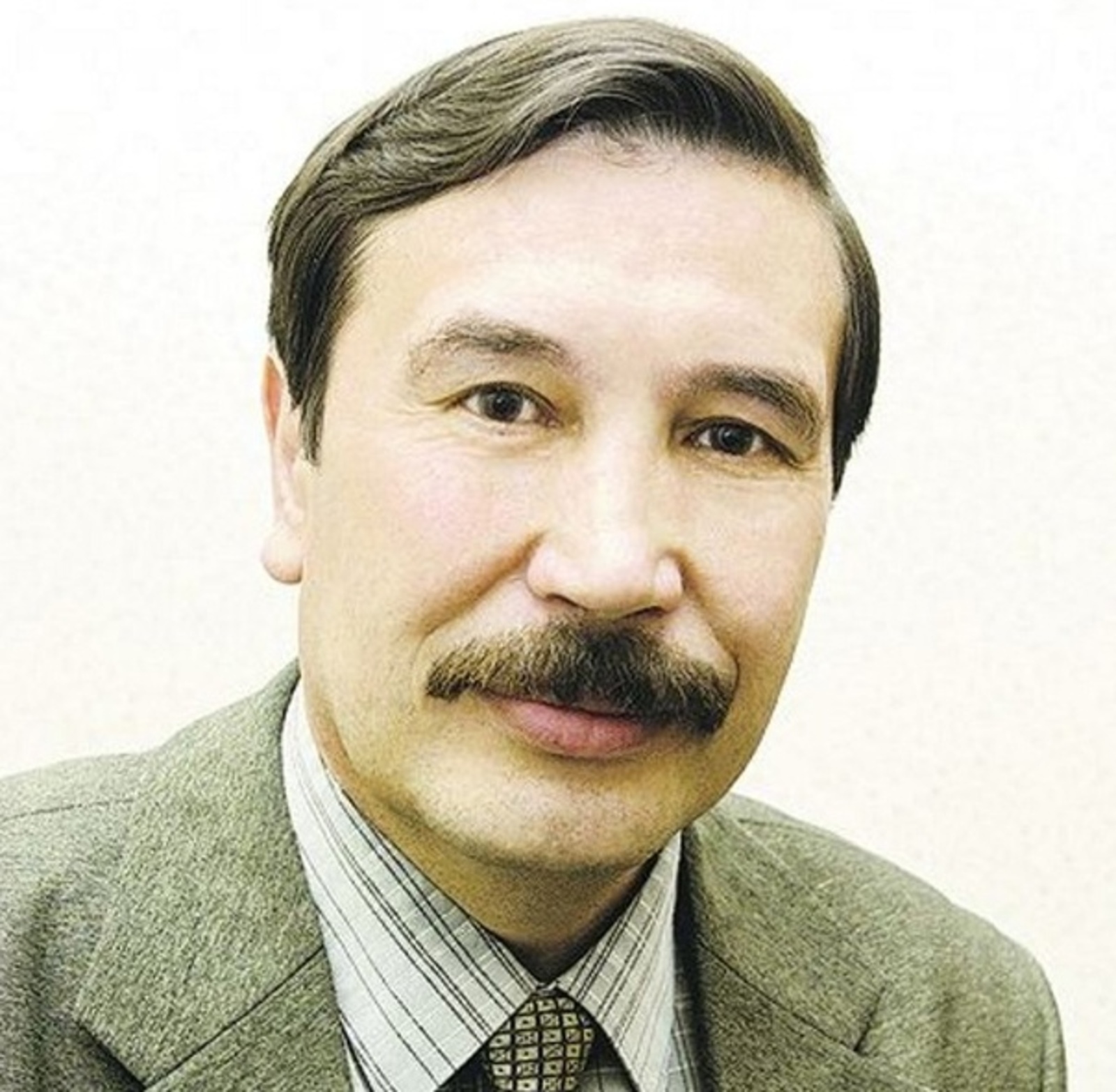 Рәмил ЙӘНБӘК