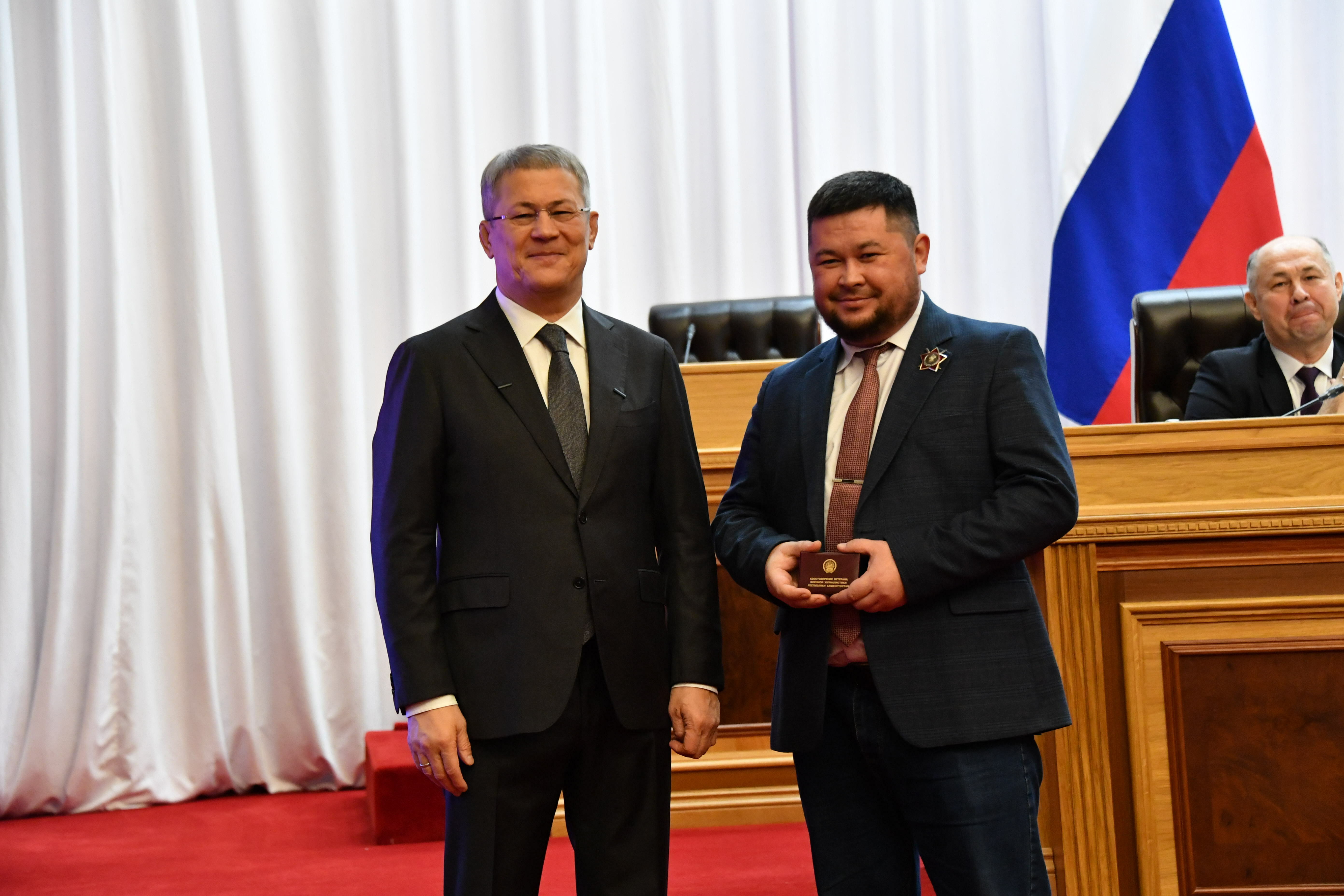 Вәдүт Исхаҡов тағы ла Башҡортостан журналистар союзы рәйесе итеп һайланды